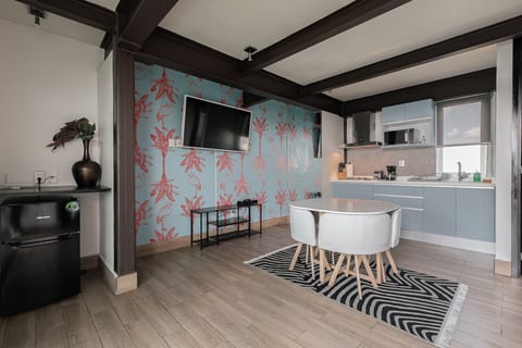 The Flamingo Rooftop Suite – Unique Design in a Centric Location