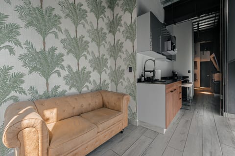 The Palm Loft – Modern Comfort with a Fully Equipped Kitchen
