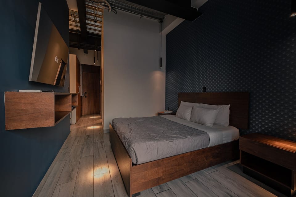 QUEEN SIZE BED