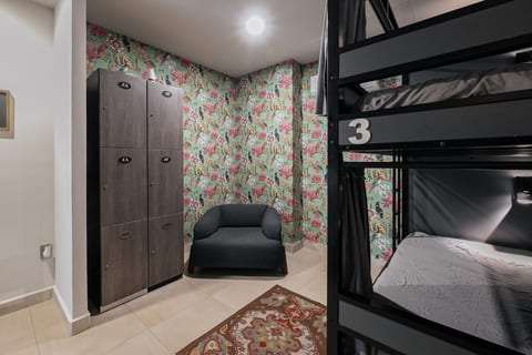8A Low bed | Mixed Shared Room