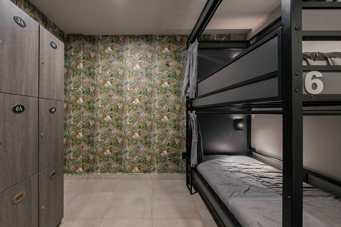 The Jungle Den – Shared Men's Dormitory 303 cama 6B low bed - Mexico City