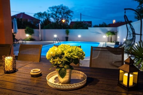 House Luxury Villa with pool - Unit 374076-13