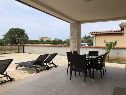 House LjubaV - Unit 374242-13