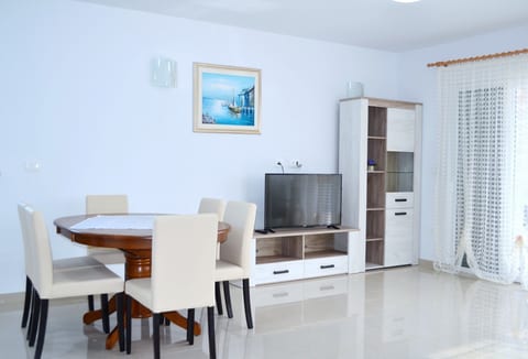 House LjubaV - Unit 374242-13