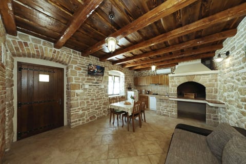 House Cirrus - Unit 374609-13