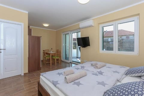 Apartments Slavko with terrace - Unit 374632-13