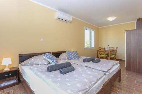 Apartments Slavko with terrace - Unit 374635-13