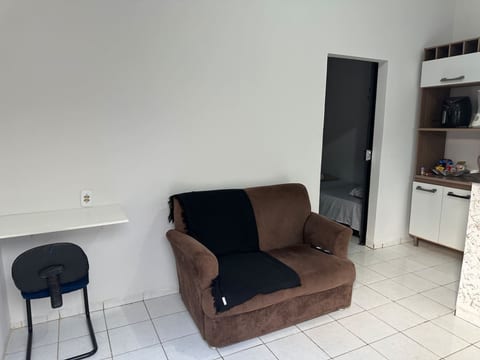 Flat Davisis 4: Rodoviária, Faculdades e Aeroporto