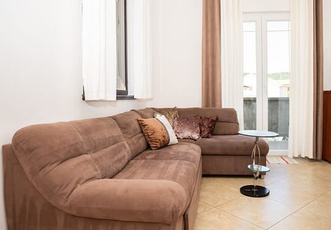 Apartment Mira i Denis - Unit 374728-13