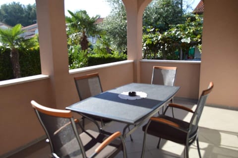 Apartments Leonard - Unit 374746-13