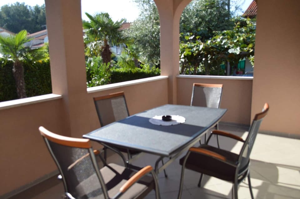 Apartments Leonard - Unit 374746-13