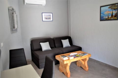 Apartments Leonard - Unit 374746-13