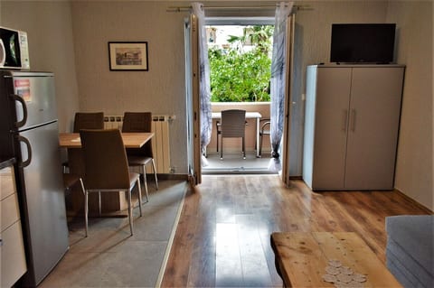 Apartments Leonard - Unit 374747-13