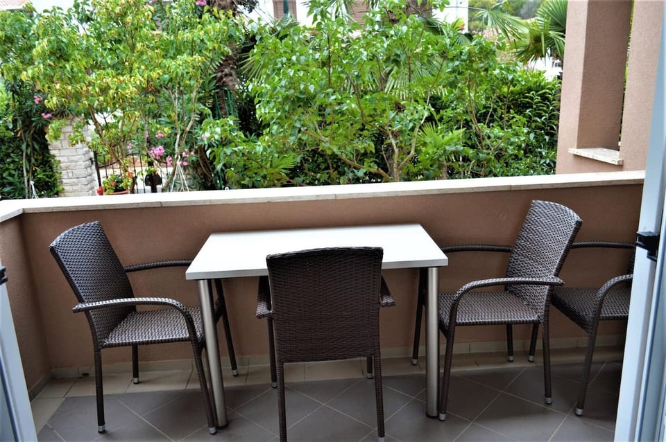 Apartments Leonard - Unit 374747-13