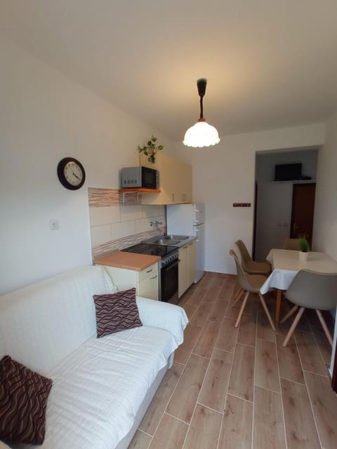 Apartments Ivo - Unit 374758-13