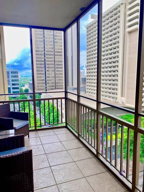 Short Walk to all of Downtown Atlanta Attractions!