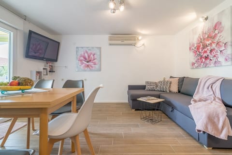 Apartments Sandra - Unit 374766-13