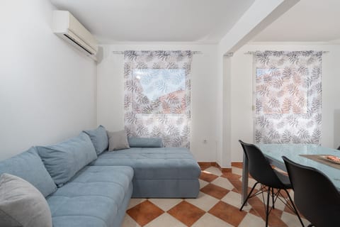 Apartments Sanja - Unit 374802-13