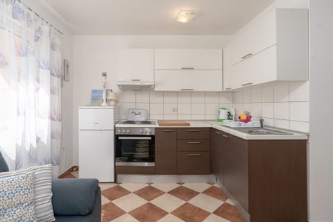 Apartments Sanja - Unit 374804-13