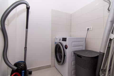 Apartment Tom - Unit 374813-13