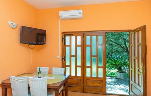 Apartments Sunny - Unit 374825-13