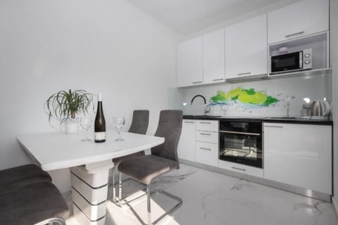 Apartments Dragan - Unit 374833-13