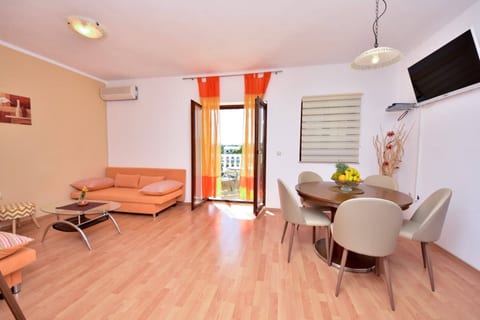 Apartment Roko - Unit 374840-13