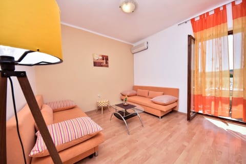 Apartment Roko - Unit 374840-13