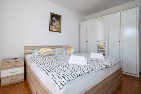 Apartments Zdenka - Unit 374879-13