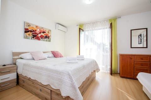 Apartments Zdenka - Unit 374880-13