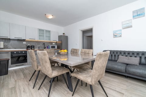 Apartment Lilac - Unit 374893-13