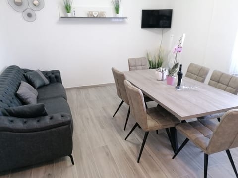 Apartment Lilac - Unit 374893-13