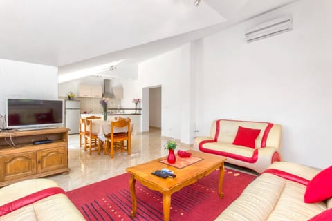House Brist - Unit 374897-13