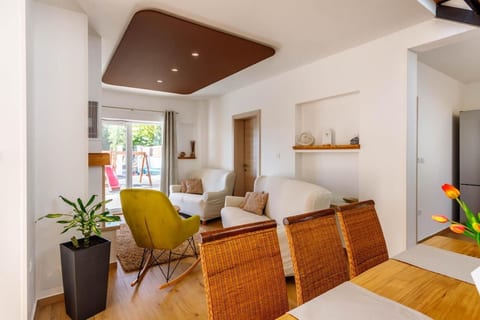House Jurica - Unit 374910-13