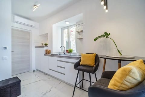 Apartment Vin - Unit 374938-13