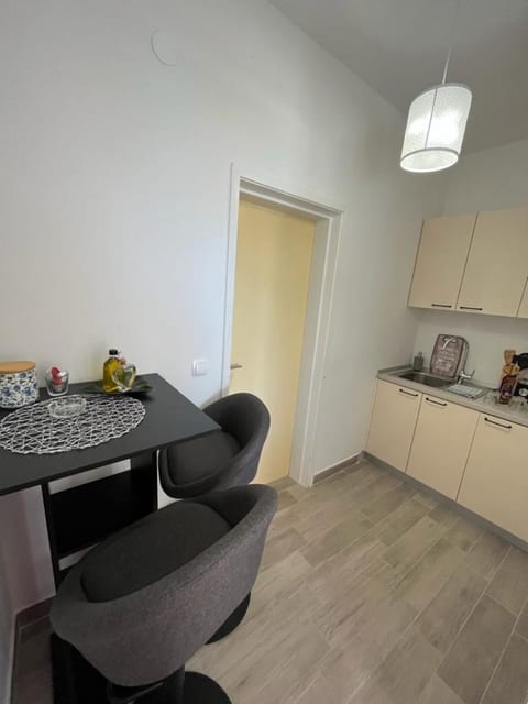 Apartment Mario - Unit 375000-13