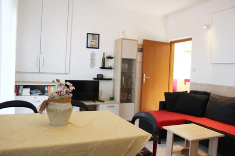 Apartments Lucia - Unit 375005-13