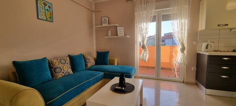 Apartment Mani - Unit 375017-13