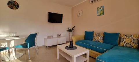 Apartment Mani - Unit 375017-13