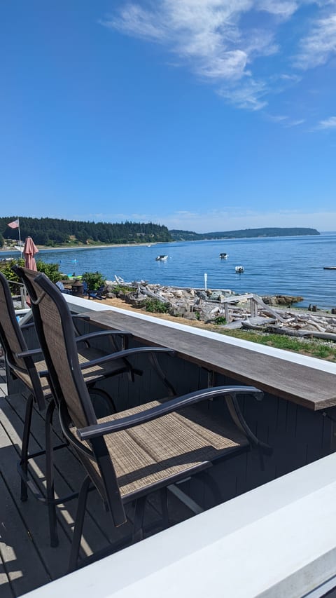 Artisan Beach House on Sunlight Beach
