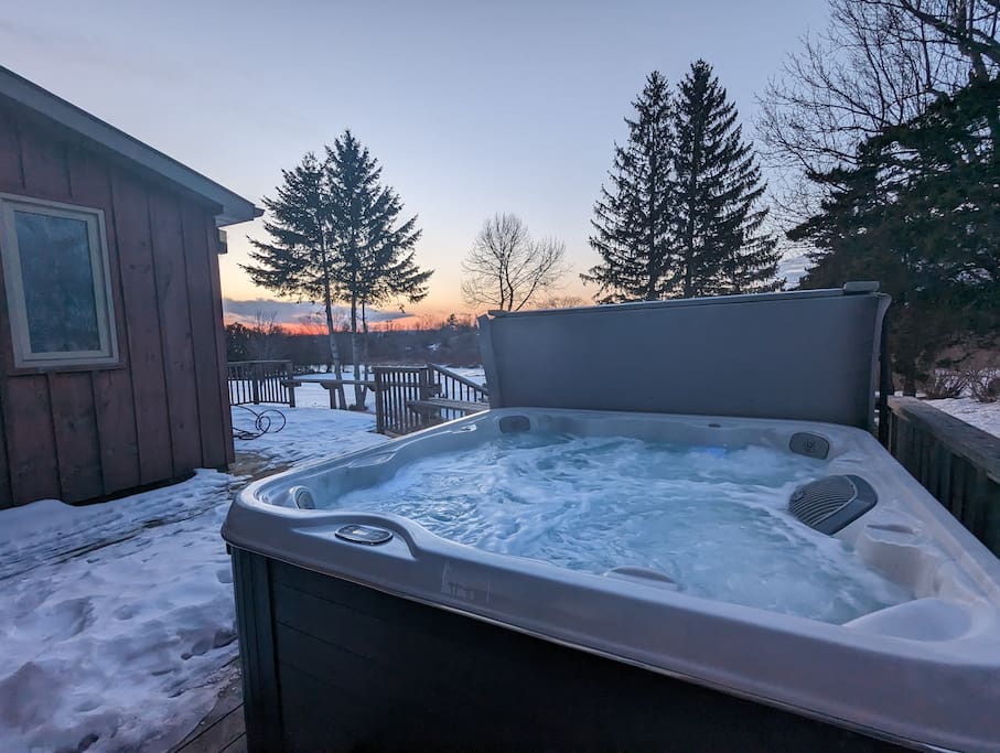 Century Home w/ Hot Tub, Huge Backyard, Peaceful