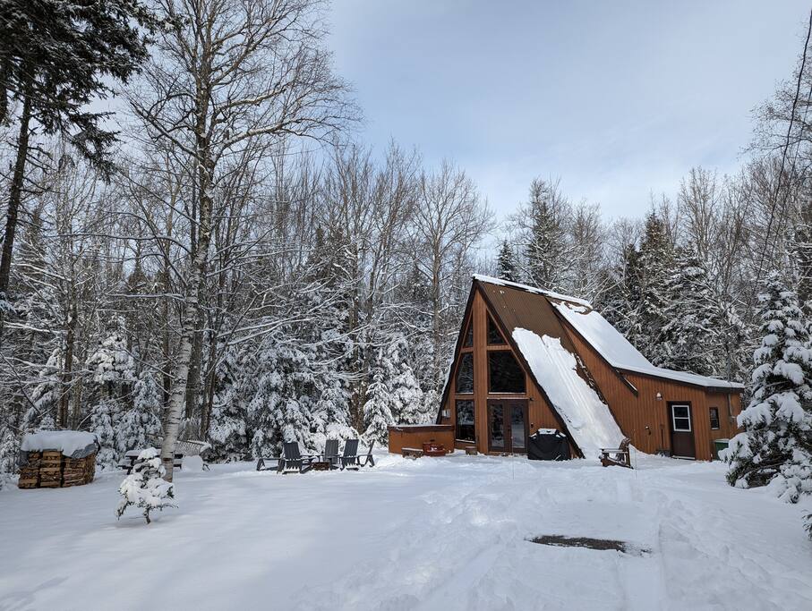 Peaceful Wentworth A-Frame w/ Hot Tub and Starlink - Westchester Station Peaceful Wentworth A-Frame w/ Hot Tub and Starlink - Westchester Station