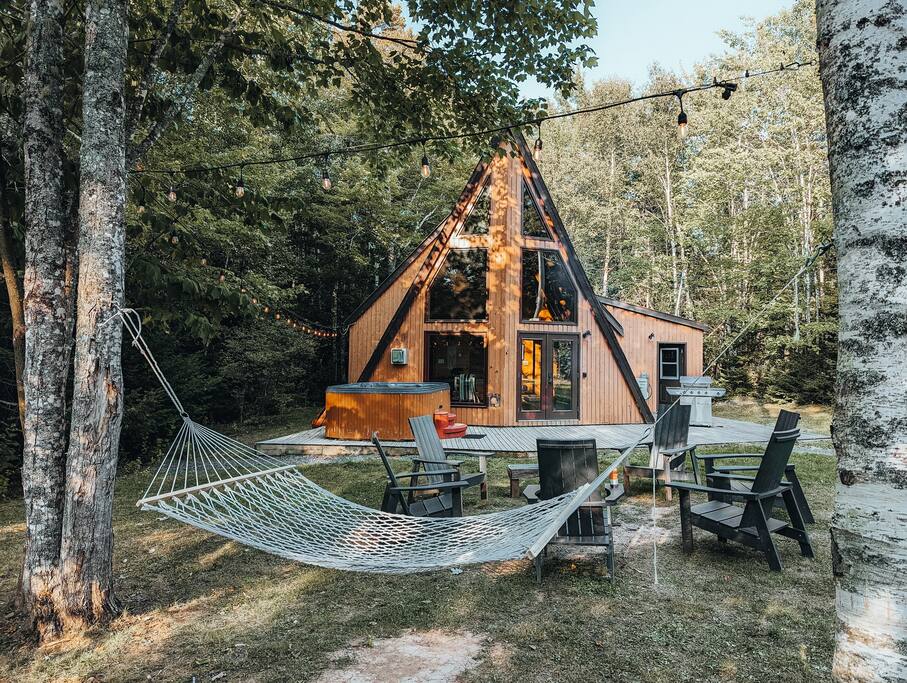 Peaceful Wentworth A-Frame w/ Hot Tub and Starlink - Westchester Station Peaceful Wentworth A-Frame w/ Hot Tub and Starlink - Westchester Station