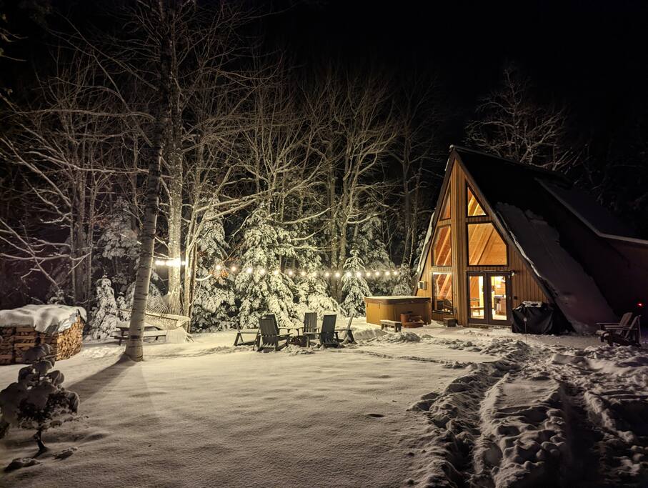 Peaceful Wentworth A-Frame w/ Hot Tub and Starlink - Westchester Station Peaceful Wentworth A-Frame w/ Hot Tub and Starlink - Westchester Station