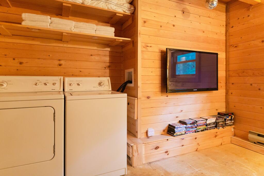 Peaceful Wentworth A-Frame w/ Hot Tub and Starlink - Westchester Station Peaceful Wentworth A-Frame w/ Hot Tub and Starlink - Westchester Station