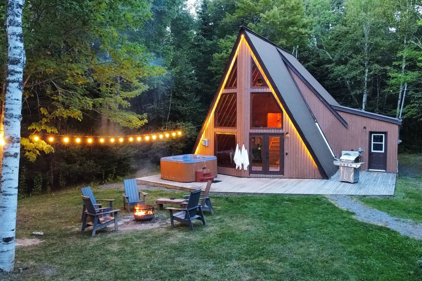 Peaceful Wentworth A-Frame w/ Hot Tub and Starlink