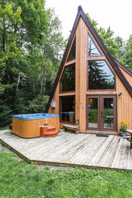 Peaceful Wentworth A-Frame w/ Hot Tub and Starlink - Westchester Station Peaceful Wentworth A-Frame w/ Hot Tub and Starlink - Westchester Station