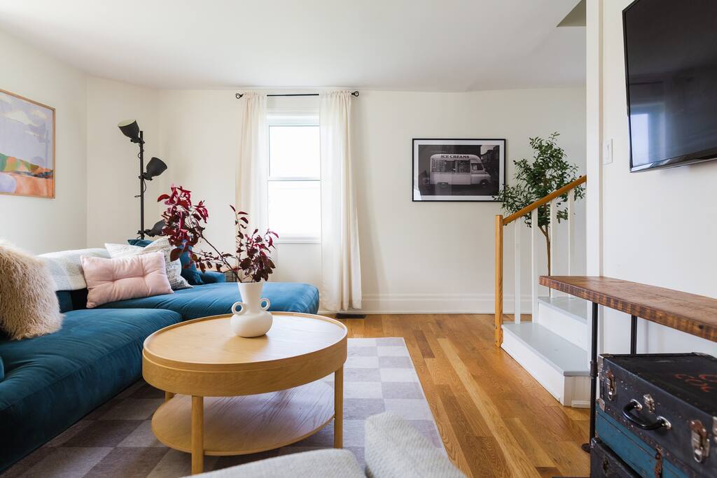 5 Bed Home in Wellington, 5 min Walk to Downtown