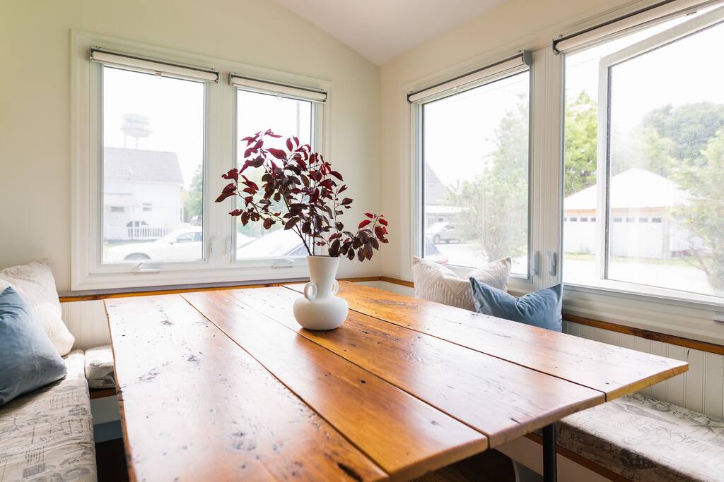5 Bed Home in Wellington, 5 min Walk to Downtown