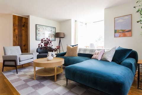 5 Bed Home in Wellington, 5 min Walk to Downtown